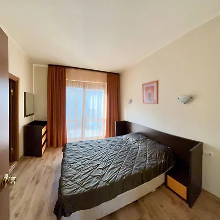 Romana Second Floor 3 Bedroom Apartment *